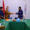 Penyerahan SK Rektor Uniku Terpilih.